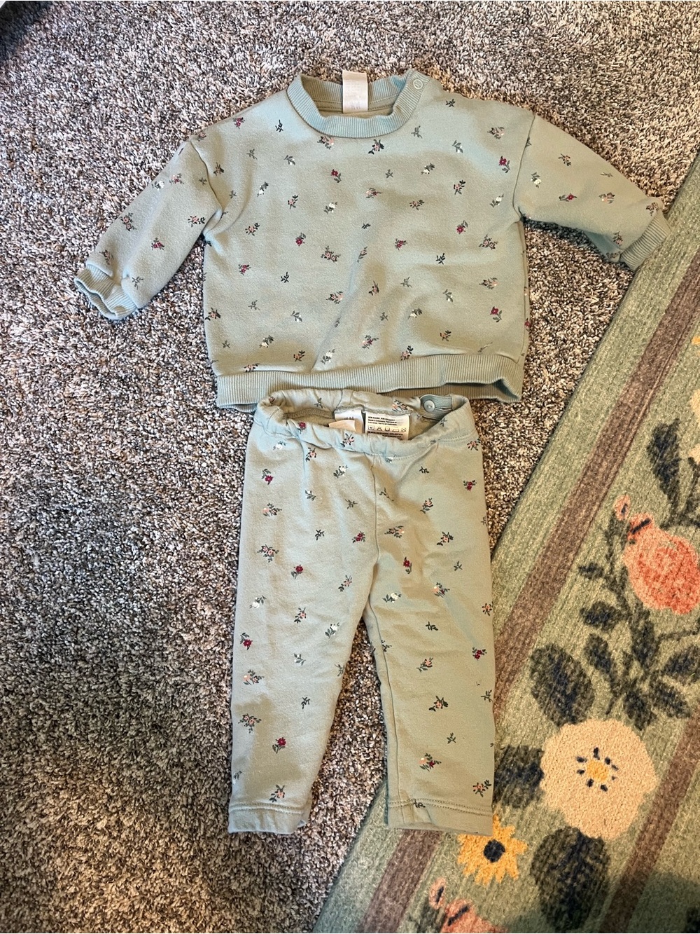 H&M Baby Sweatshirt and Legging Outfit